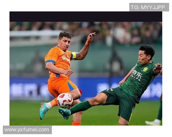 足球场上的脱球服瞬间引发热议 这位球星的大胆举动成焦点