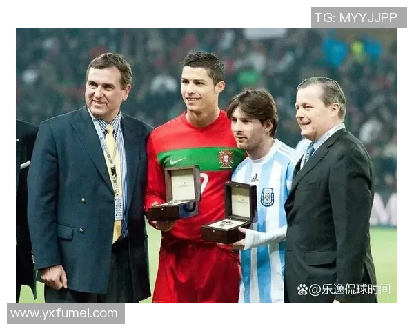 足球巨星们的巅峰对决:从梅西到C罗的时代变迁与足坛传奇故事